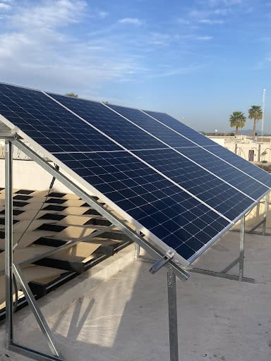 Solarmont Servicio de mantenimiento de paneles solares. Rincón Dorado