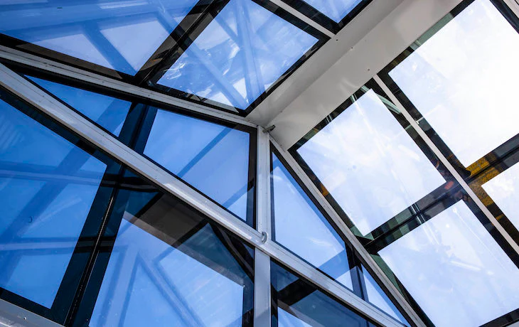 Paneles solares transparentes: ¿El futuro de las energías renovables? 2 Qué son los paneles solares transparentes